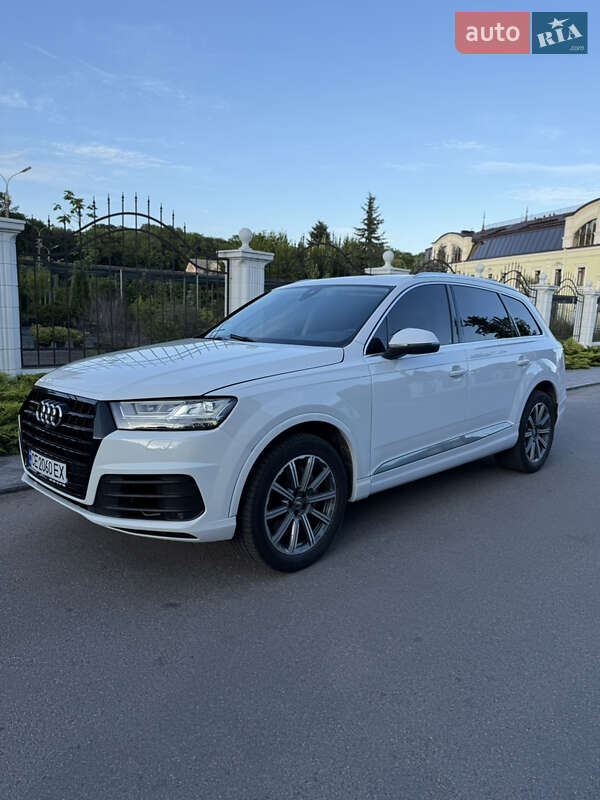 Позашляховик / Кросовер Audi Q7 2017 в 
