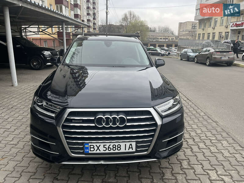 Внедорожник / Кроссовер Audi Q7 2016 в Хмельницком