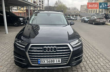 Позашляховик / Кросовер Audi Q7 2016 в 