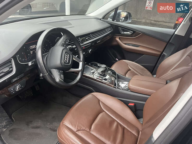 Внедорожник / Кроссовер Audi Q7 2016 в Хмельницком