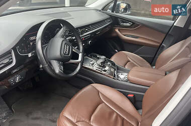 Позашляховик / Кросовер Audi Q7 2016 в 