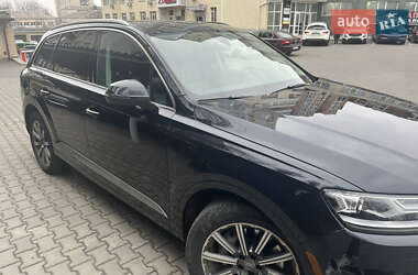 Позашляховик / Кросовер Audi Q7 2016 в 