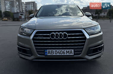 Позашляховик / Кросовер Audi Q7 2016 в 