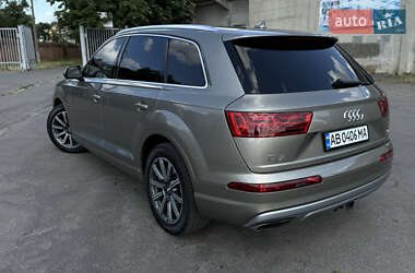 Позашляховик / Кросовер Audi Q7 2016 в 