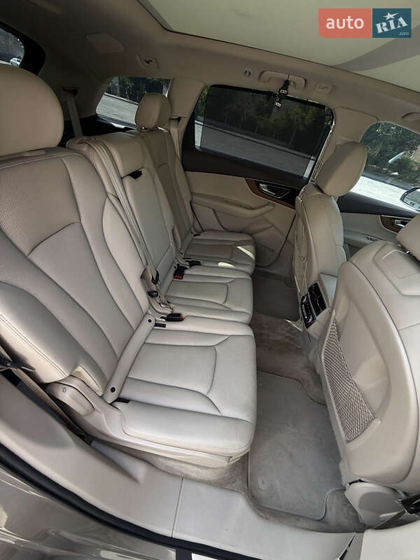 Внедорожник / Кроссовер Audi Q7 2016 в Виннице