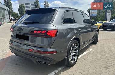 Внедорожник / Кроссовер Audi Q7 2024 в 