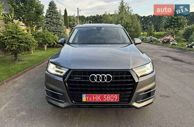 Внедорожник / Кроссовер Audi Q7 2017 в 