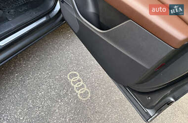 Внедорожник / Кроссовер Audi Q7 2017 в 