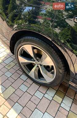 Внедорожник / Кроссовер Audi Q7 2016 в 
