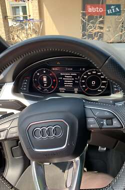 Внедорожник / Кроссовер Audi Q7 2016 в 