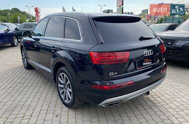 Внедорожник / Кроссовер Audi Q7 2016 в 