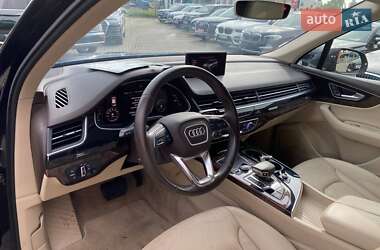 Внедорожник / Кроссовер Audi Q7 2016 в 