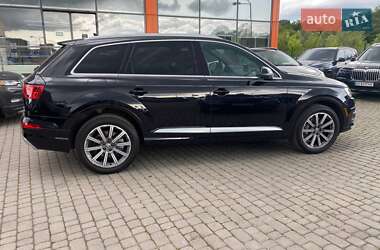 Внедорожник / Кроссовер Audi Q7 2018 в 