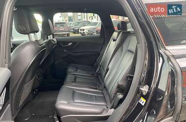 Внедорожник / Кроссовер Audi Q7 2018 в 