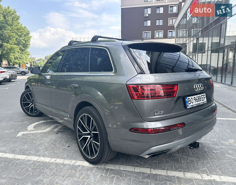 Внедорожник / Кроссовер Audi Q7 2016 в Хмельницком