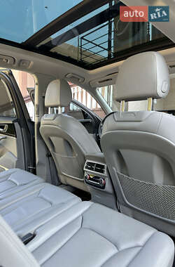Внедорожник / Кроссовер Audi Q7 2016 в 