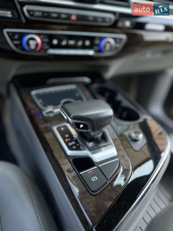 Внедорожник / Кроссовер Audi Q7 2016 в Хмельницком