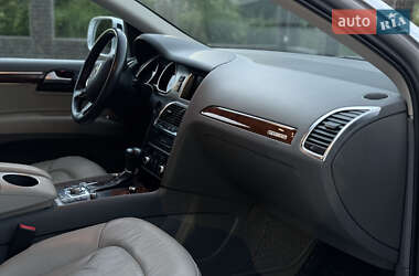 Внедорожник / Кроссовер Audi Q7 2015 в 