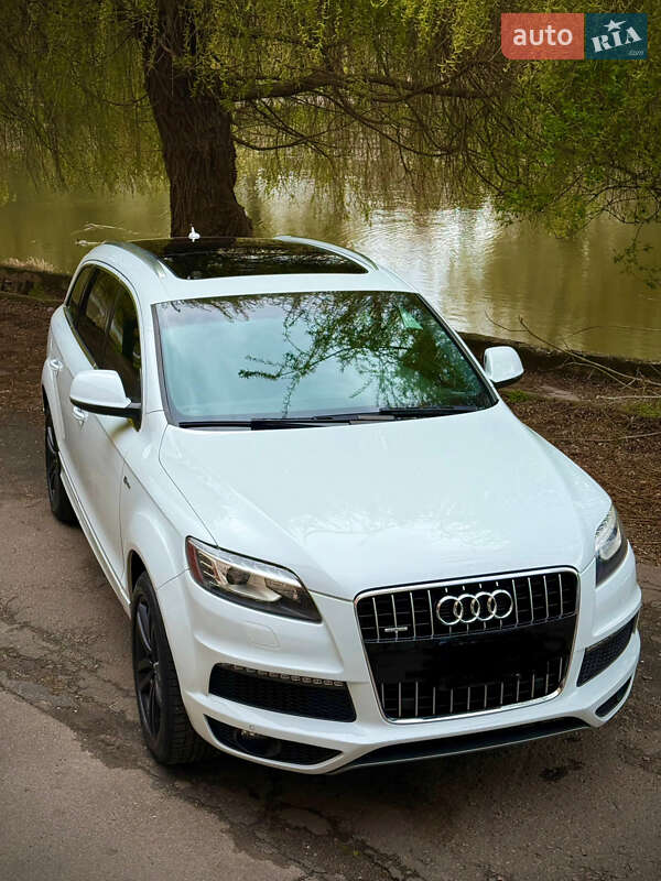 Внедорожник / Кроссовер Audi Q7 2011 в 