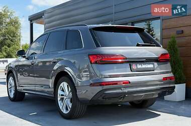 Внедорожник / Кроссовер Audi Q7 2022 в 
