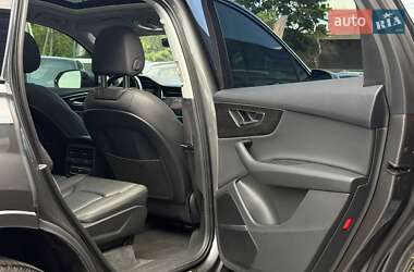 Внедорожник / Кроссовер Audi Q7 2022 в 