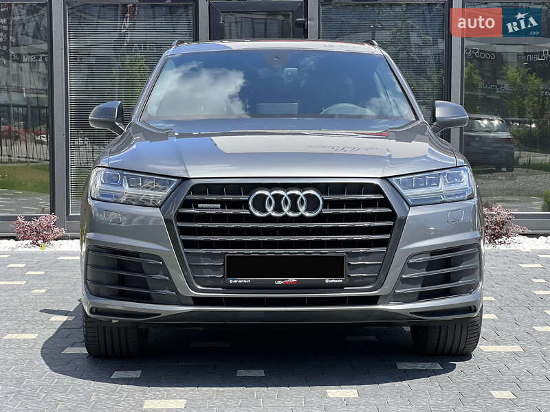 Внедорожник / Кроссовер Audi Q7 2017 в Ужгороде