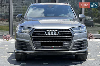 Внедорожник / Кроссовер Audi Q7 2017 в 