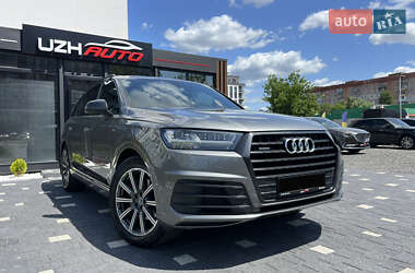 Внедорожник / Кроссовер Audi Q7 2017 в 