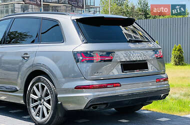 Внедорожник / Кроссовер Audi Q7 2017 в 