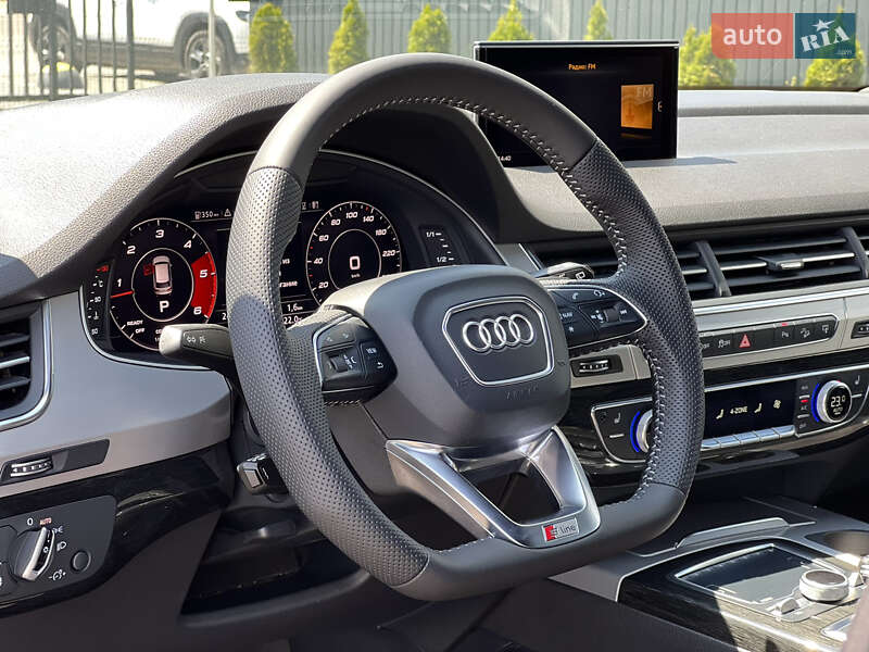 Внедорожник / Кроссовер Audi Q7 2017 в Ужгороде