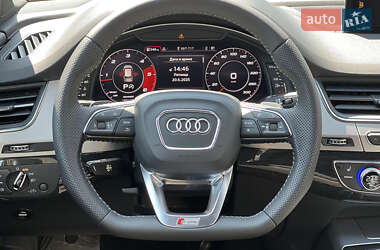 Внедорожник / Кроссовер Audi Q7 2017 в 