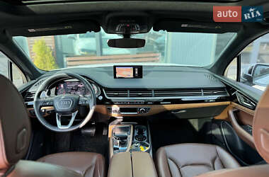 Внедорожник / Кроссовер Audi Q7 2017 в 