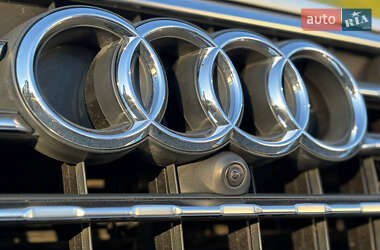 Внедорожник / Кроссовер Audi Q7 2015 в 