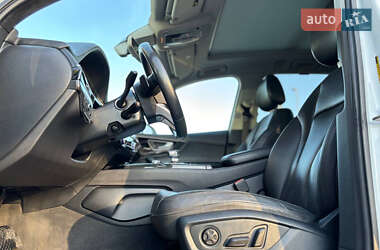 Внедорожник / Кроссовер Audi Q7 2015 в 