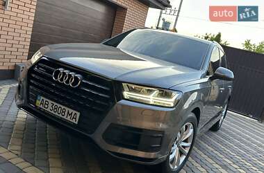 Внедорожник / Кроссовер Audi Q7 2017 в 