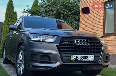 Внедорожник / Кроссовер Audi Q7 2017 в 