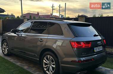 Внедорожник / Кроссовер Audi Q7 2017 в 