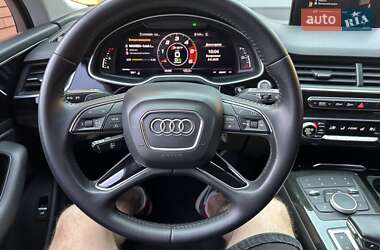 Внедорожник / Кроссовер Audi Q7 2017 в 