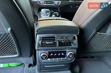 Внедорожник / Кроссовер Audi Q7 2017 в 