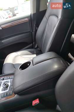 Внедорожник / Кроссовер Audi Q7 2015 в 