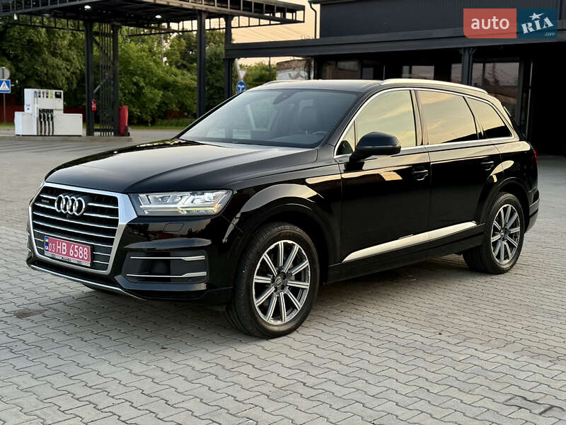 Позашляховик / Кросовер Audi Q7 2017 в 