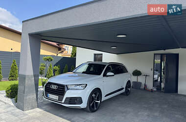 Позашляховик / Кросовер Audi Q7 2016 в 
