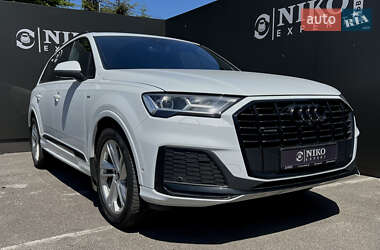Внедорожник / Кроссовер Audi Q7 2022 в 