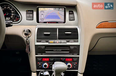 Внедорожник / Кроссовер Audi Q7 2012 в 