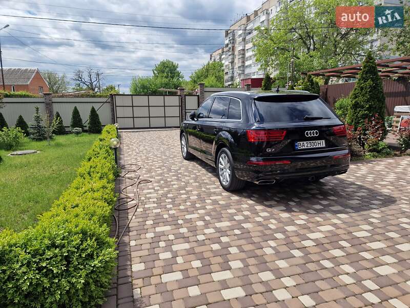 Внедорожник / Кроссовер Audi Q7 2017 в Кропивницком