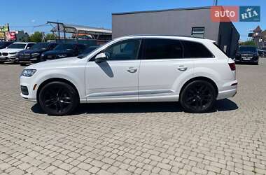 Внедорожник / Кроссовер Audi Q7 2016 в 