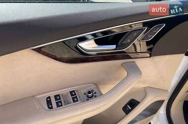 Внедорожник / Кроссовер Audi Q7 2016 в 
