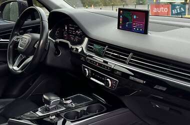 Внедорожник / Кроссовер Audi Q7 2015 в 