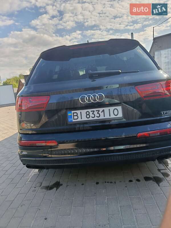 Внедорожник / Кроссовер Audi Q7 2016 в Шишаки