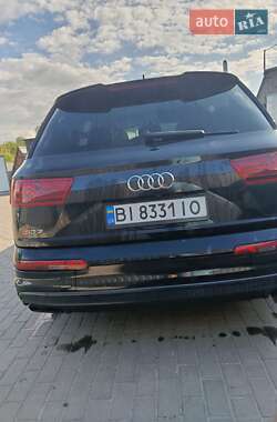 Внедорожник / Кроссовер Audi Q7 2016 в 